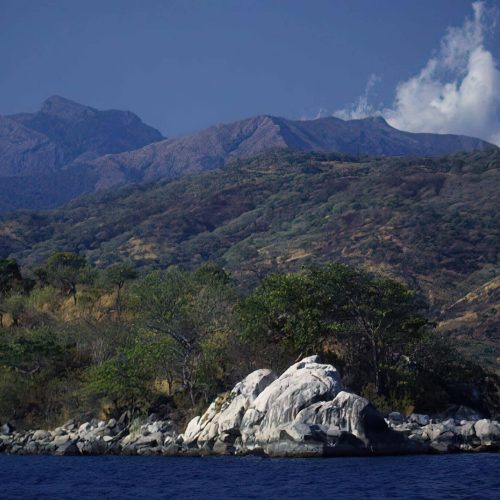 Mahale_Mountains_National_Park_Shoreline